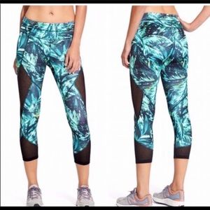 Athleta Sonar Capri Napoli Mesh XL- NWT